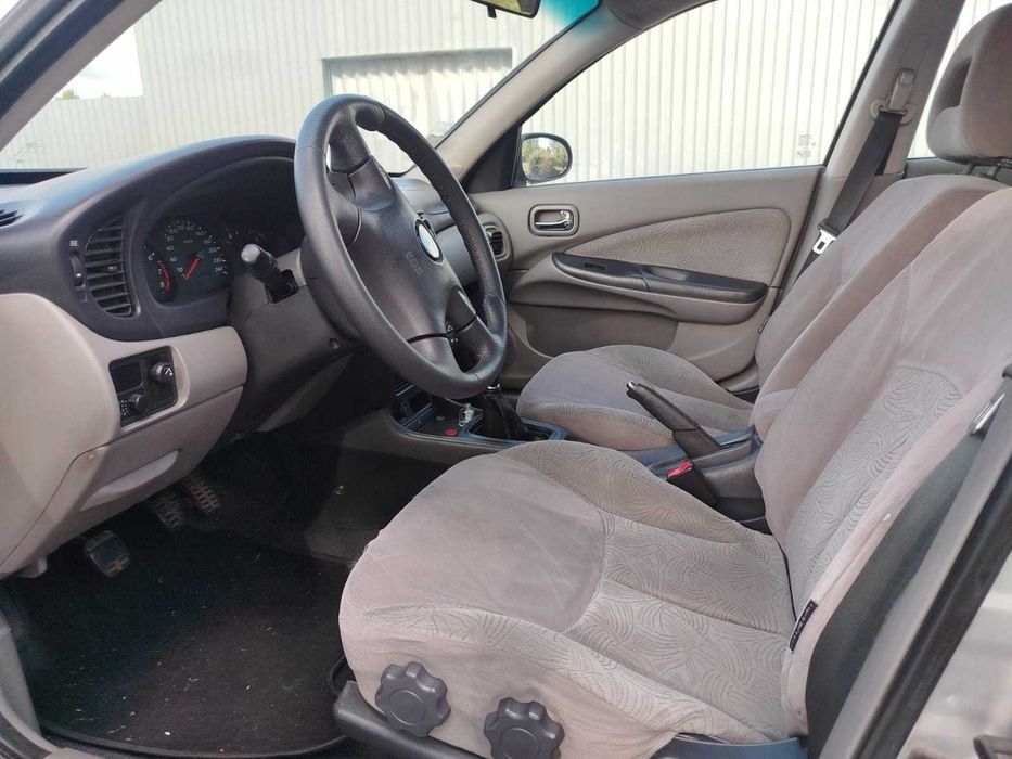 Para peças Nissan Almera 1.5I ano 2001
