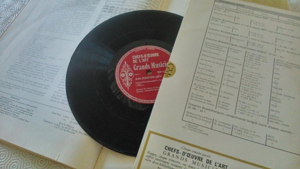 Música Clássica Mozart Bach Couperin Brahms com partituras das obras