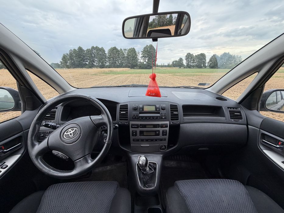 Na sprzedaż TOYOTA Corolla Verso