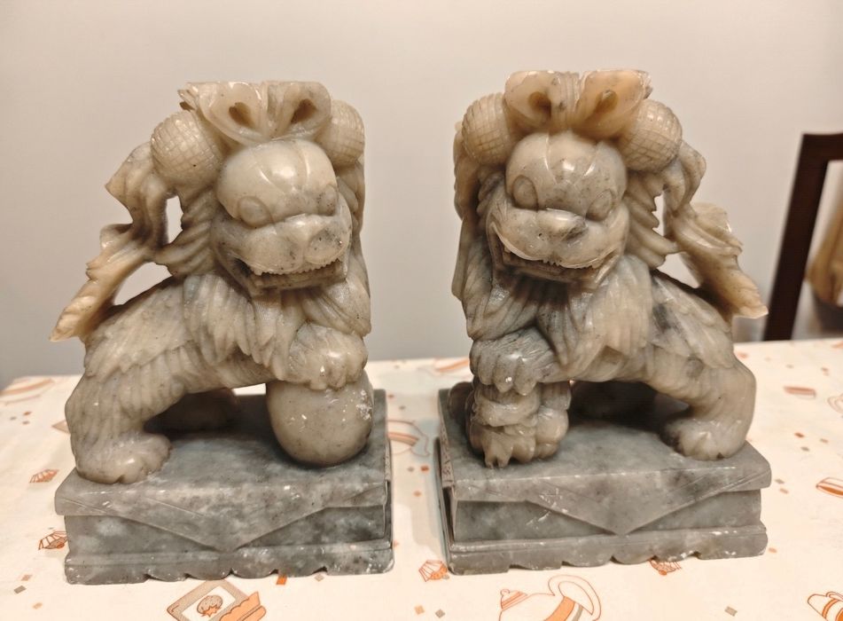 Par de Leões Guardiões Chineses (Cães de Fu) em Pedra-Sabão - Anos 70/80