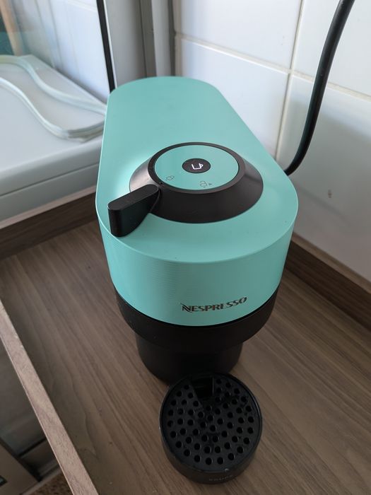 Máquina de Café Nespresso Vertuo Pop Menta – Como Nova
