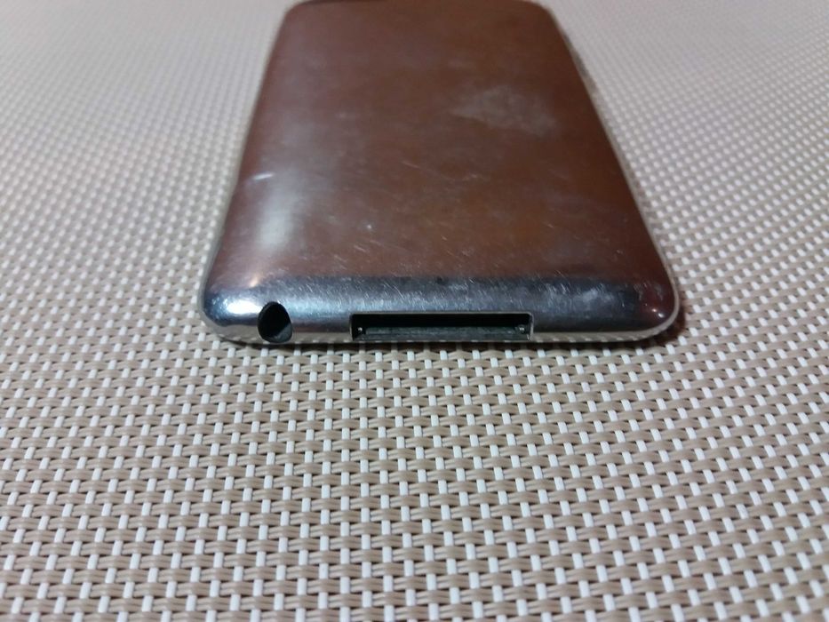 iPod touch 3 32гб (mc008fd) icloud чистый