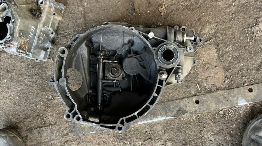 Продам коробку,запчастини ваз 2109