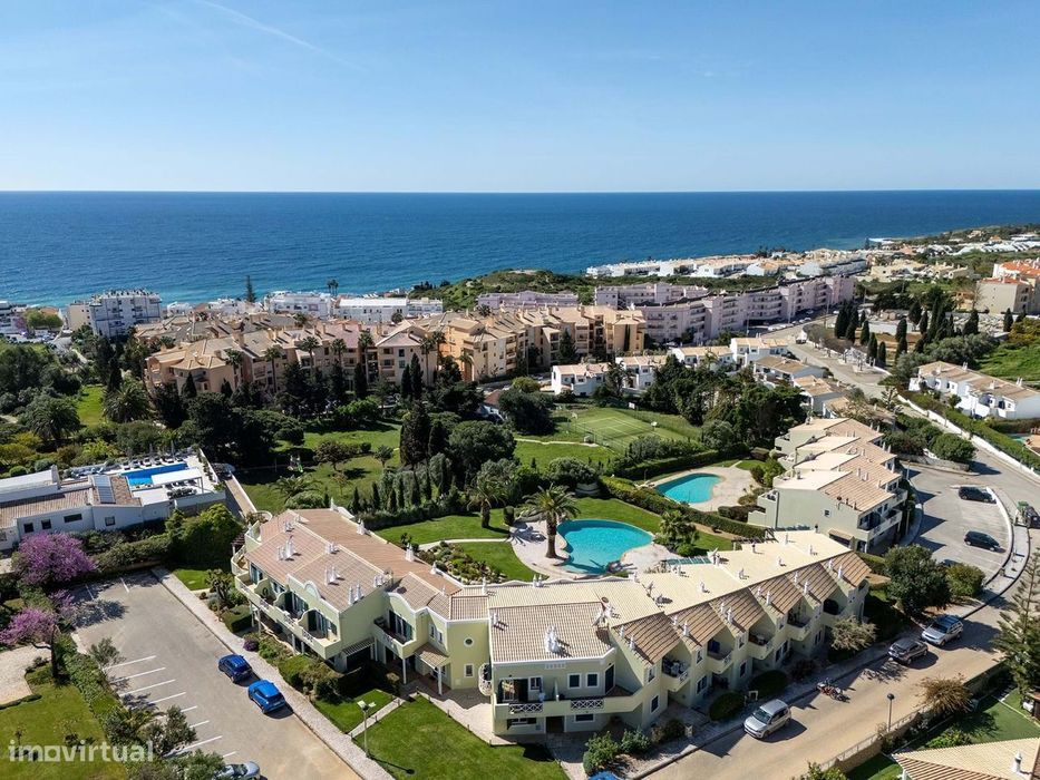 Moradia Com 2 Quartos E Piscina Para Venda Na Praia Da Luz