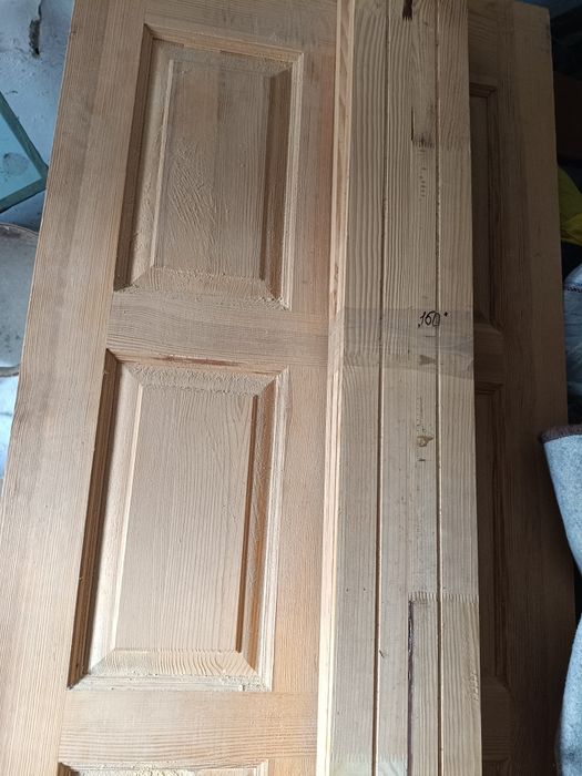 Продаються двостулкові дерев'яні двері