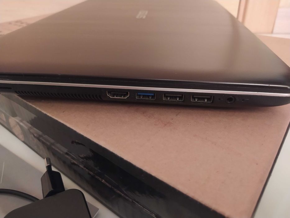 Відмінний ноутбук Asus R540NA (15,6 Full HD, 4 ядра, 4 Гб, 500 Гб)