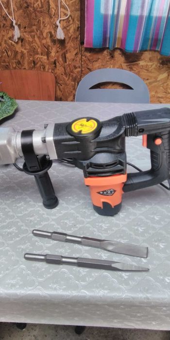 Martelo de demolição,VEVOR,1400W, 2900 BPM, 19 j, novo na caixa.