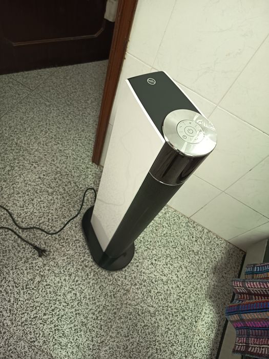 Torre cerâmica EQUATION STUDIO 2200W