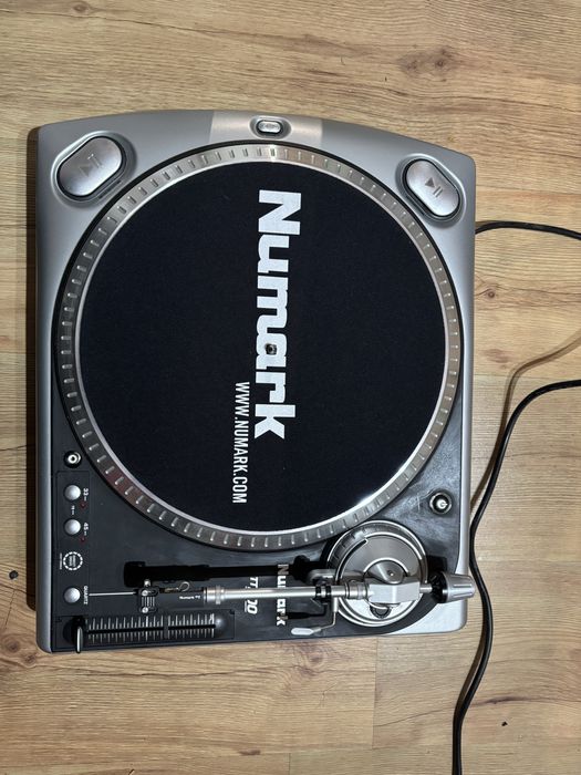 Gramofon Numark tt200