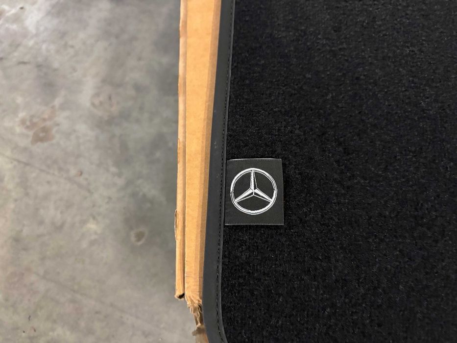 Mercedes-Benz Classe C W206 - Forro Bagageira Veludo - ORIGINAL NOVO