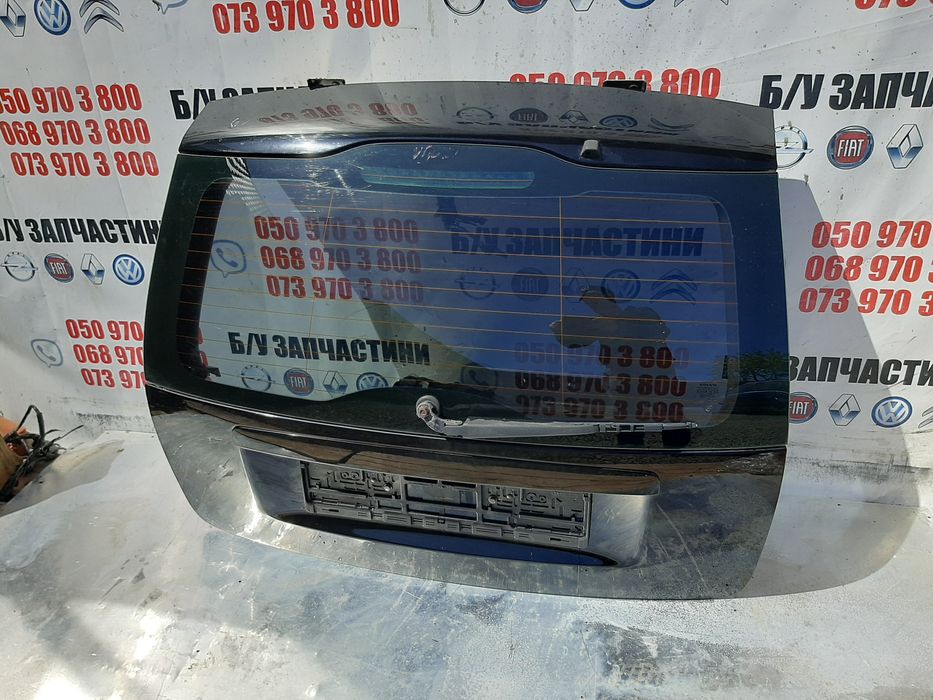 Ляда вольво volvo v50 2005-2010p задня кришка багажника