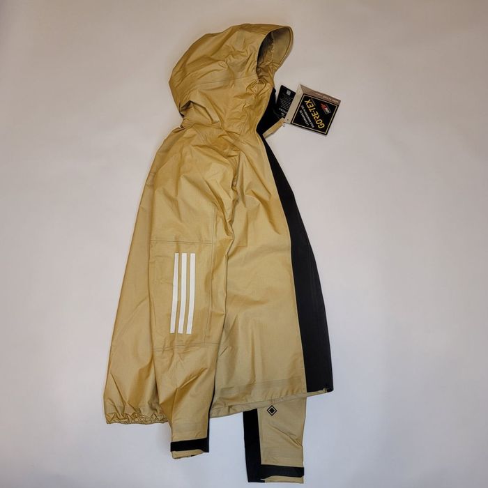 Топова водозахищена куртка Adidas Terrrex Goretex