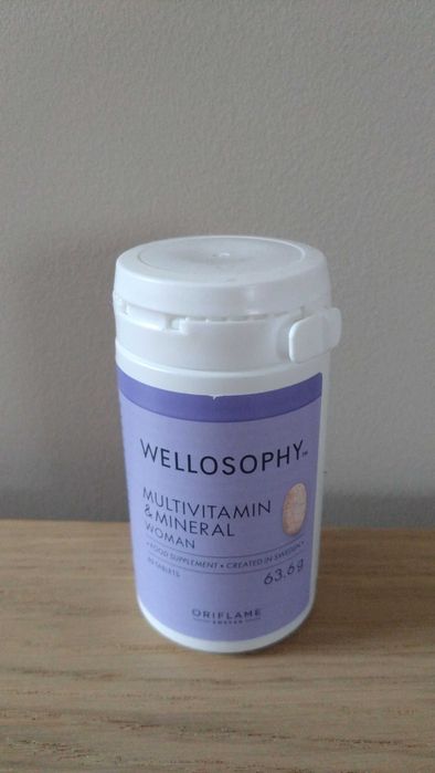 Oriflame Multiwitaminy i minerały Wellosophy dla kobiet