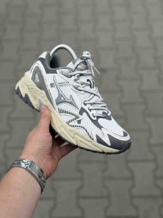 Mizuno Adventure Twe (White/Grey)