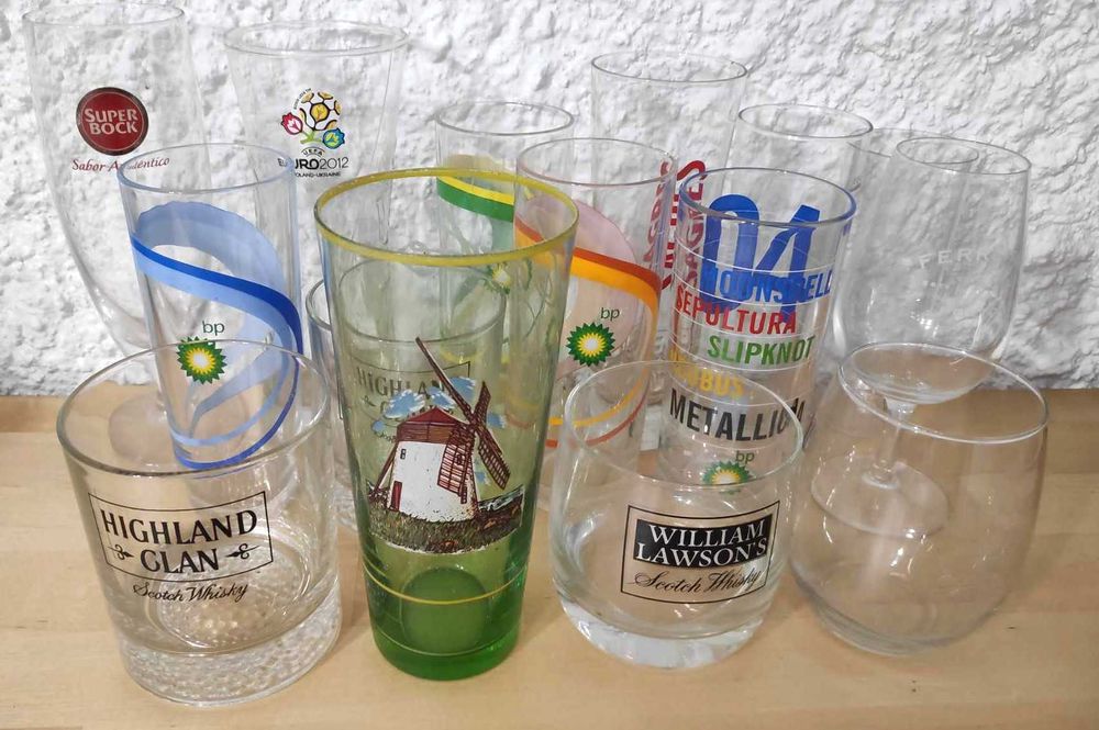 Conjunto 14 copos vários. Coleções isoladas.