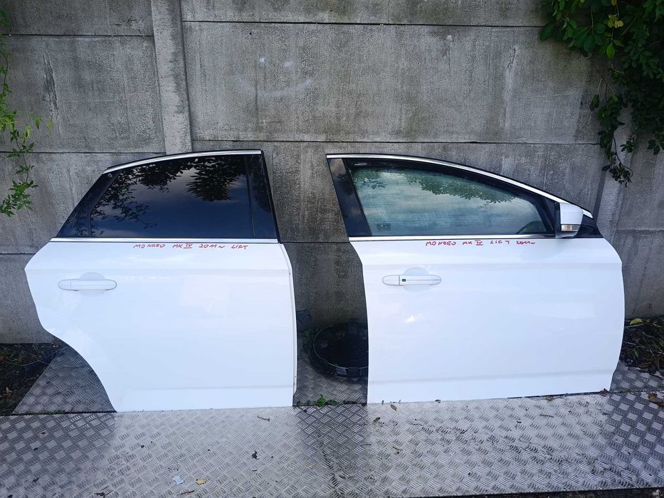 Drzwi Prawy Przód / Prawy Tył Ford Mondeo MK4 HB / Kolor F6 / W kolor