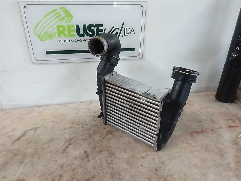 Radiador do intercooler VOLKSWAGEN Passat (3B3)
