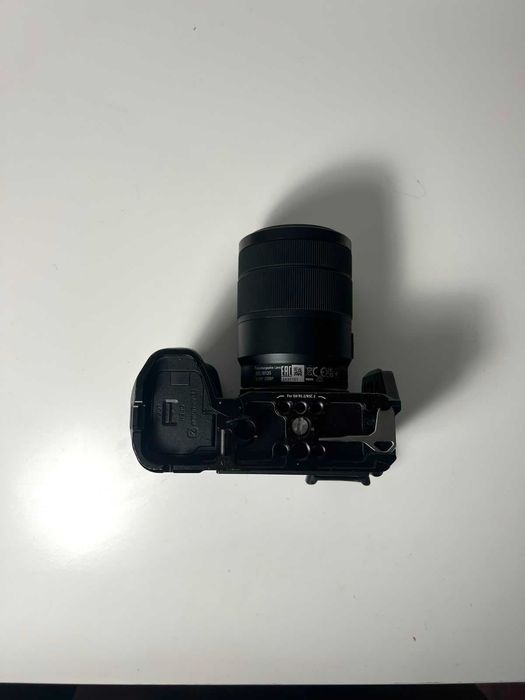 Sony A6700 + 18-135mm + SmallRig Cage