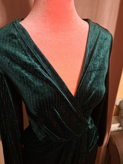 Sukienka welurowa butelkowa zieleń elegancka