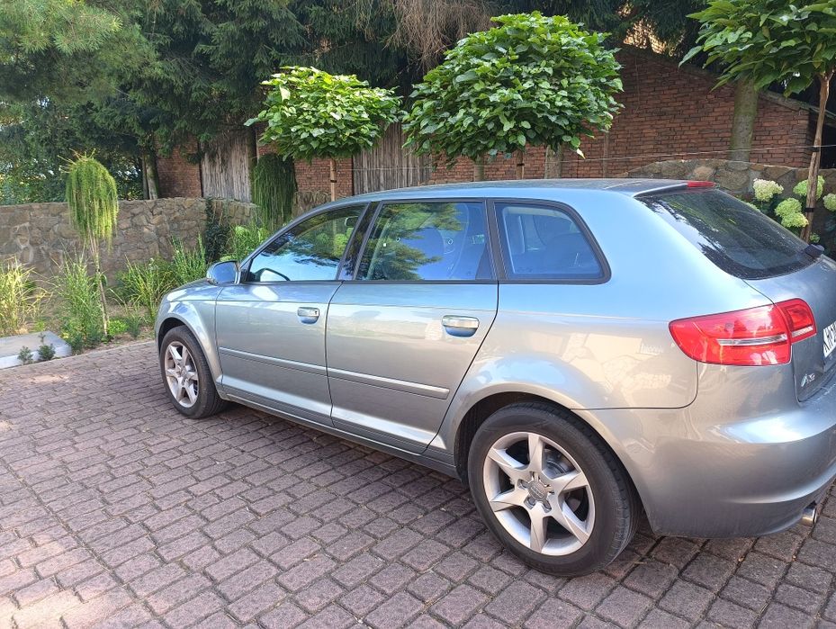 Audi A3 Sportback 8p 1,6 mpi 102KM + hak