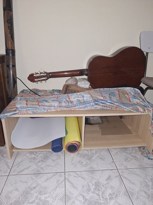 Mesa de sala/arrumos