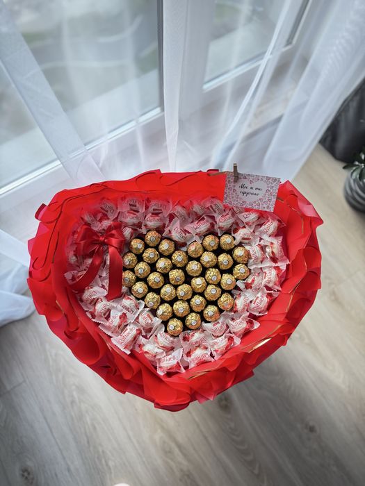 Букети з рафаелло, букет з цукерок, для мами, дівчини, солодкий букет