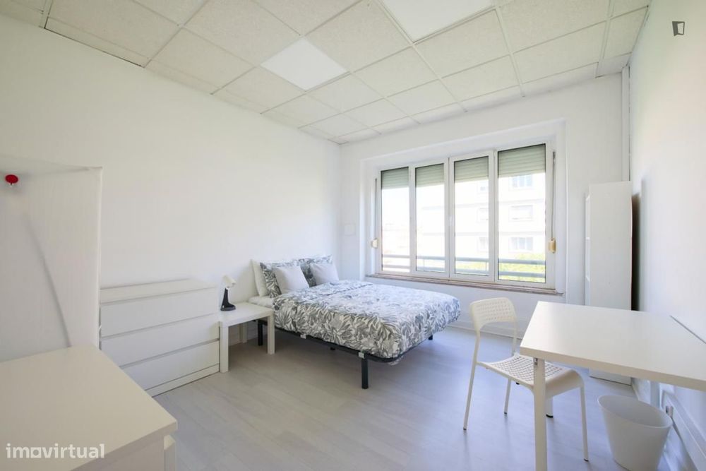 Quarto - localizado em Saldanha Lisbon