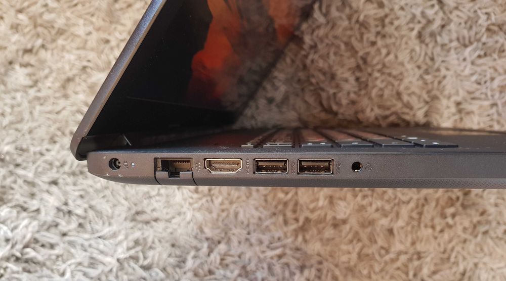 Ноутбук HP 17,3" i7 ssd AMD R5 M435