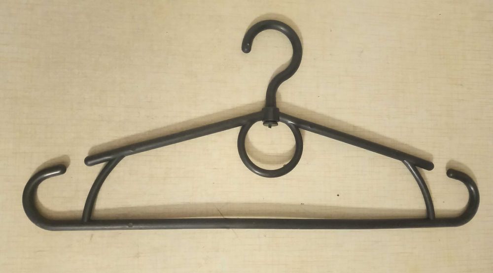 Плечики для одежды. Маникены.