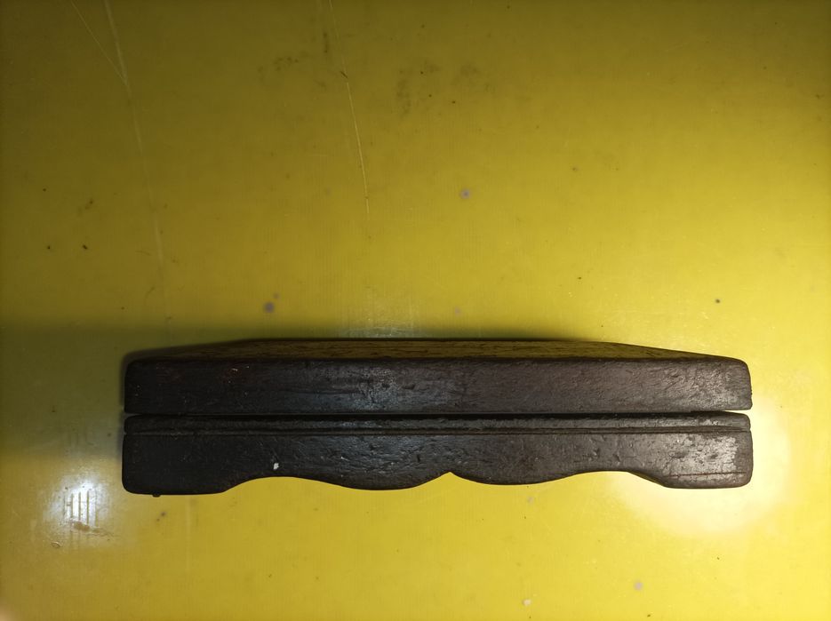 Вінтажний заточний камінь карборунд у дерев’яному боксі