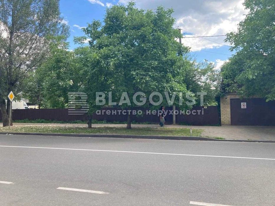 Продаж фасадної ділянки в центрі міста Вишневе,вул. Лесі Українки