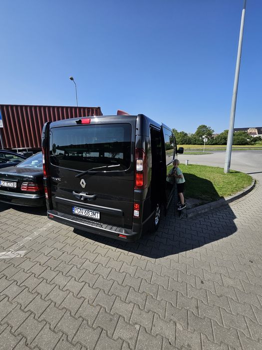9 osobowy bus na wynajem, Reanult Trafic Wypożyczalnia samochodów 9 os