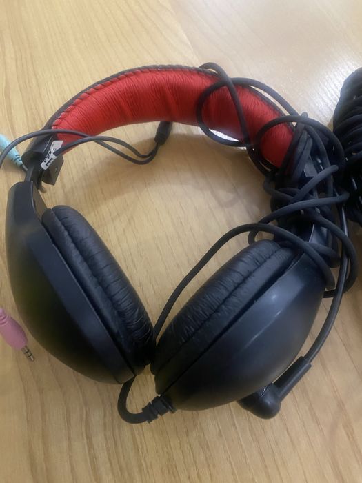 Продам   наушники Genius