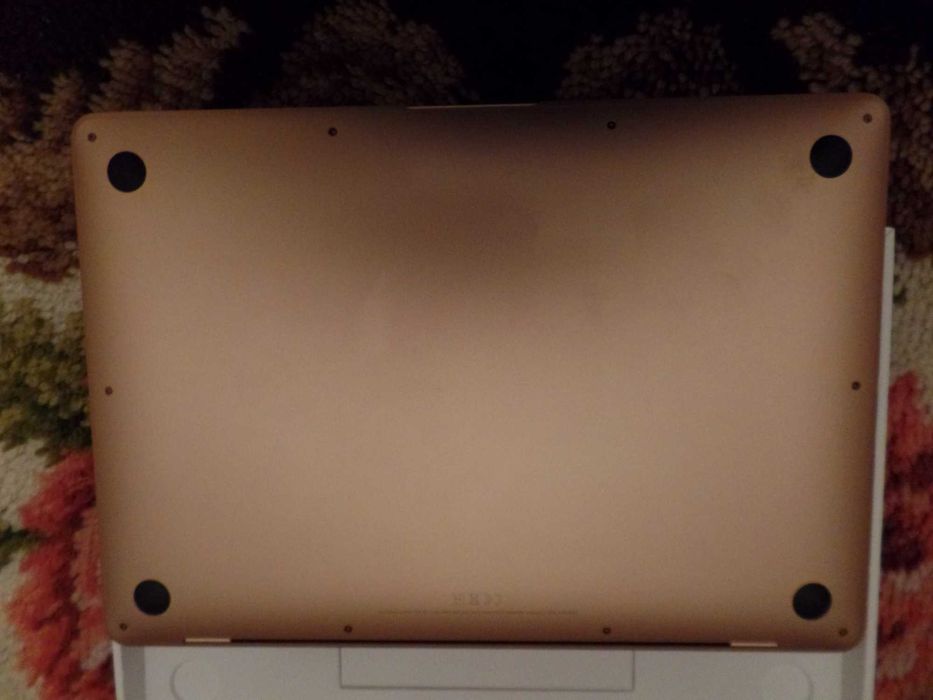 MACBOOK AIR 13″ – Edição especial em Dourado – como Novo