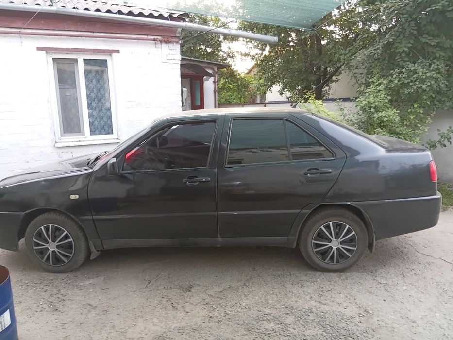 Продам машину  Черри