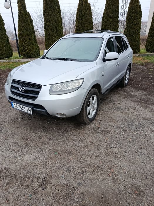 Продається Hyundai Santa FE надійне, обслужена сімейне авто.