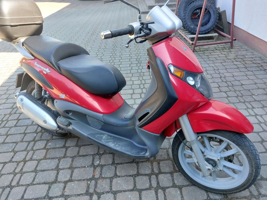 Sprzedam skuter piaggio 125cm
