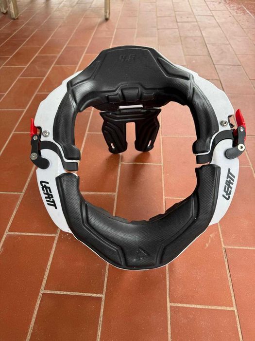 Proteção pescoço Leatt 4.5 (neck brace) tam. L