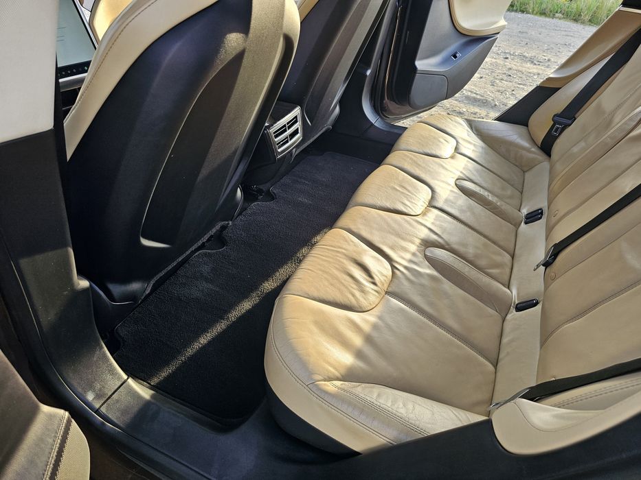 Tesla Model S 85 2013