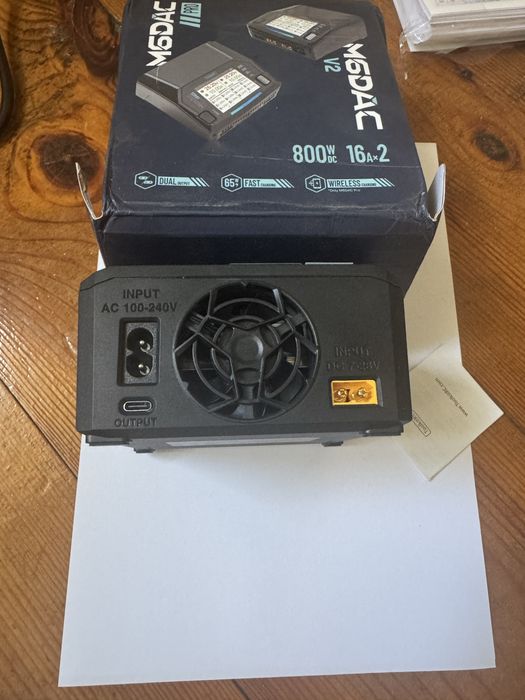 ToolkitRC M6DAC V2  та ToolkitRC ADP200 (200W, 19.5V, XT60)