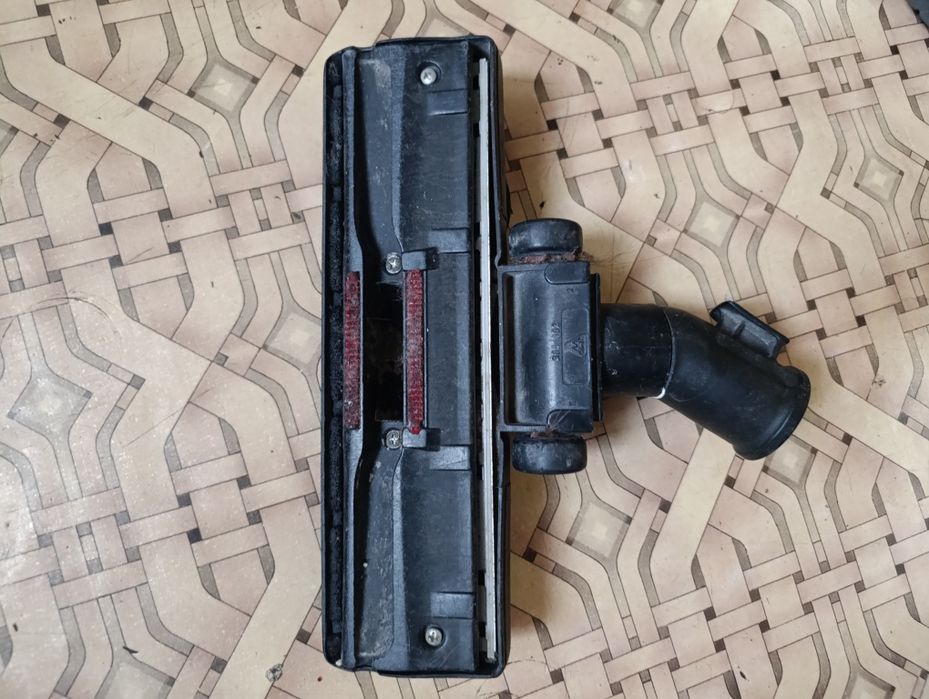 Пылесос DeLonghi 1400
