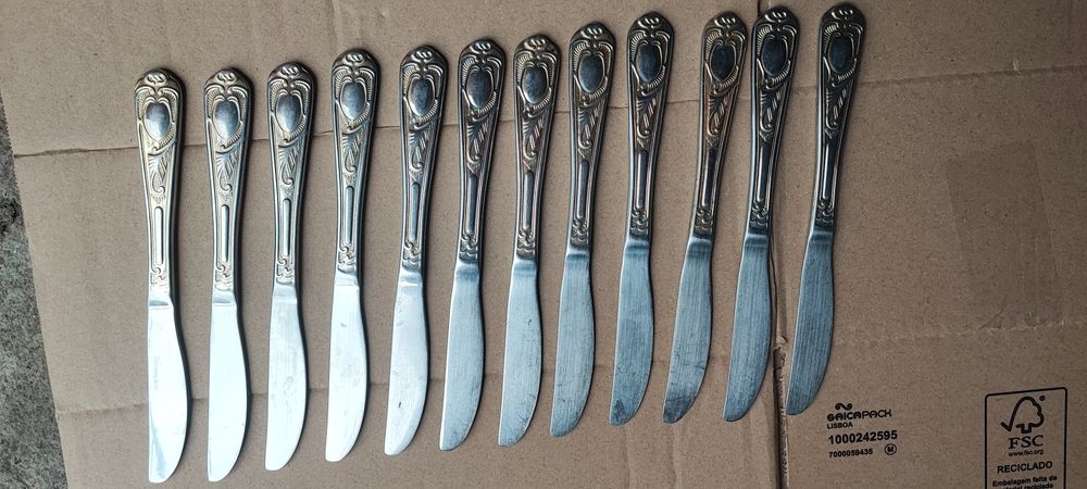 Faqueiro com mais de 78 peças.