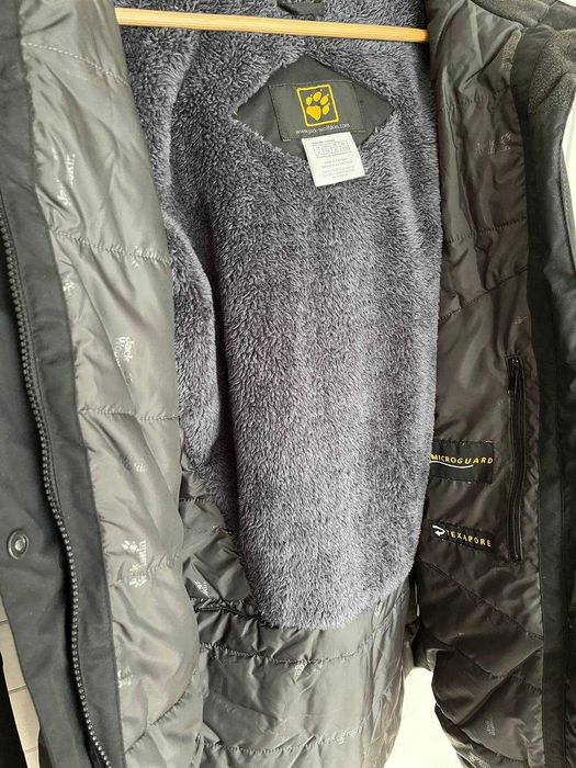 Жіноча куртка Jack Wolfskin - оригінал - практично нова