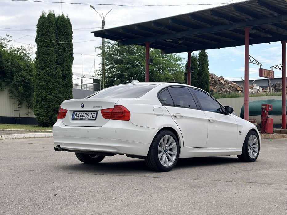 BMW 3 E90 328i xDrive! 2011год , 3 литра, автомат, идеал!