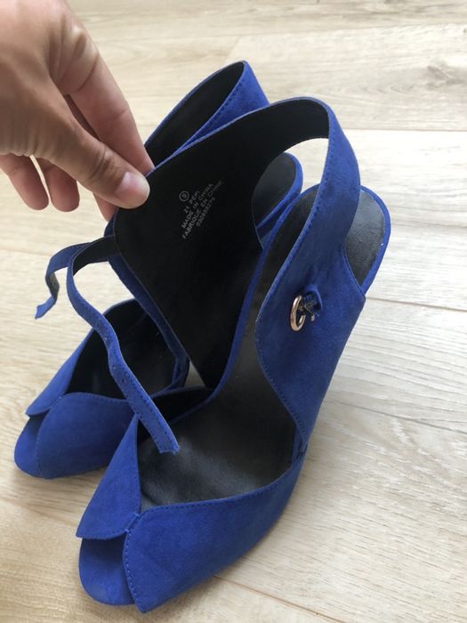 Dwie pary sandałków roz.39/40