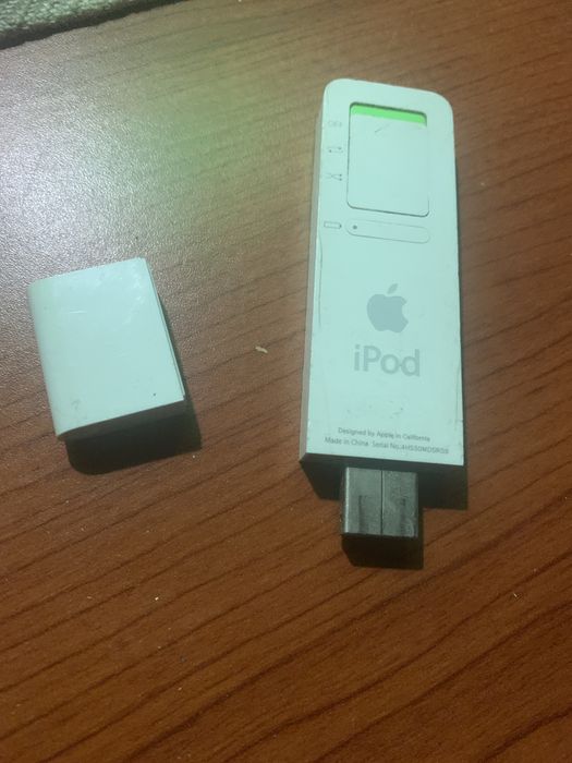 Ipod shuffle 1st gen.