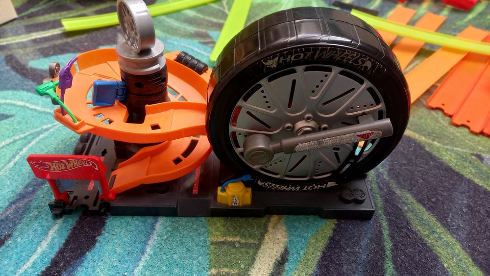 Tory hot wheels , pętla, łączniki plus gratis