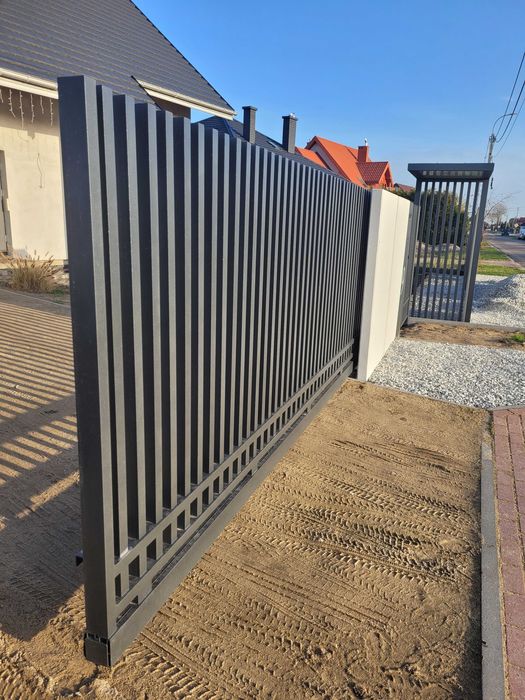 Brama słupkowa / pionowe słupki. Palisada pionowa z ALUMINIUM HIT!