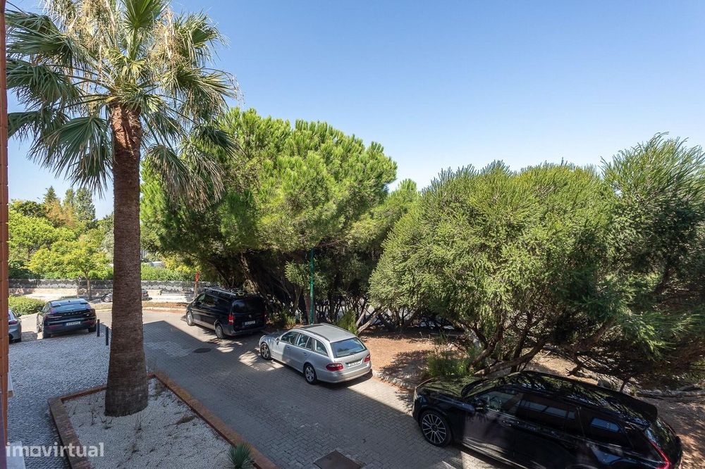 Apartamento T4 |  Parque dos Poetas l Terraço  com 50m2 e Box com  2 l