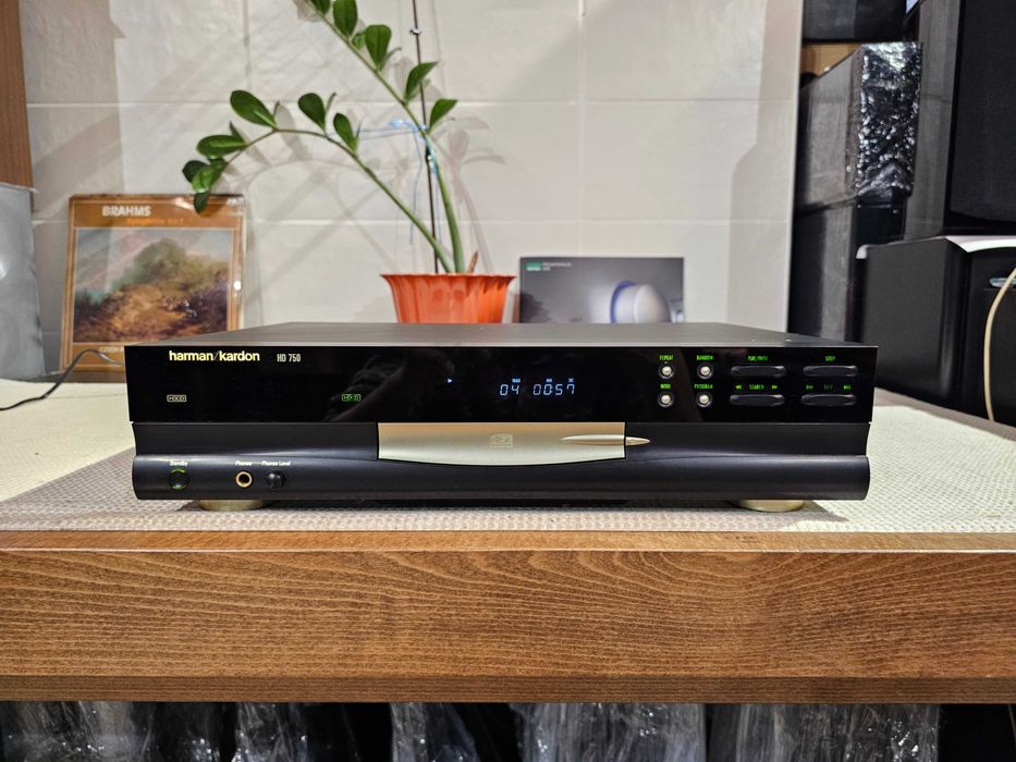 Програвач CD Harman/kardon HD 750